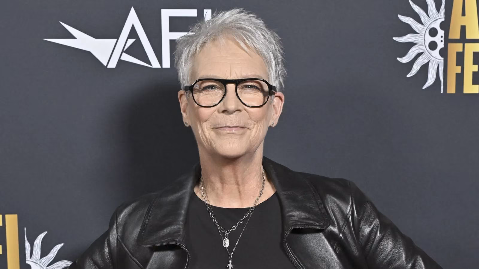jamie-lee-curtis-still-wants-a-true-lies-sequel-but-james-cameron-s-schedule-remains-the-biggest-hurdle-image-0